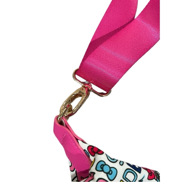 Hello Kitty Pink & White Duffle Bag - Carry On/Overnight Travel Tote NWT - Picture 5 of 16